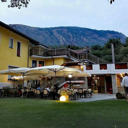 Hotel Castello مونتجوفيت المظهر الخارجي الصورة