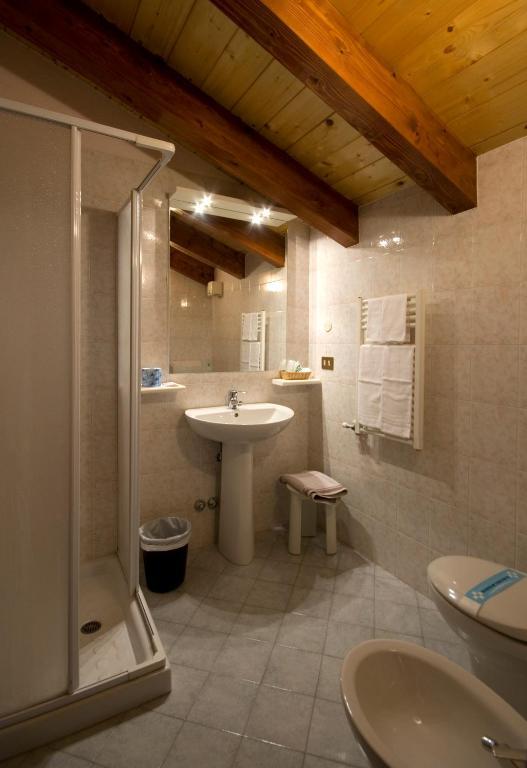 Hotel Castello مونتجوفيت المظهر الخارجي الصورة