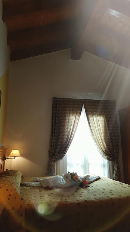 Hotel Castello مونتجوفيت المظهر الخارجي الصورة