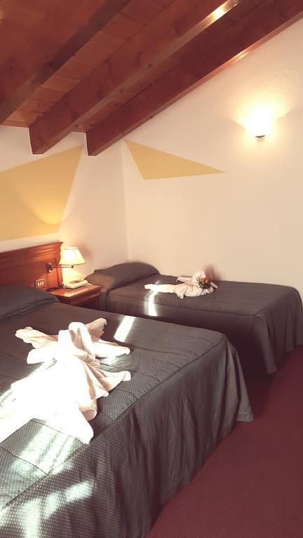 Hotel Castello مونتجوفيت المظهر الخارجي الصورة