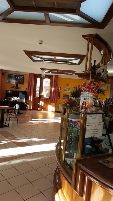 Hotel Castello مونتجوفيت المظهر الخارجي الصورة