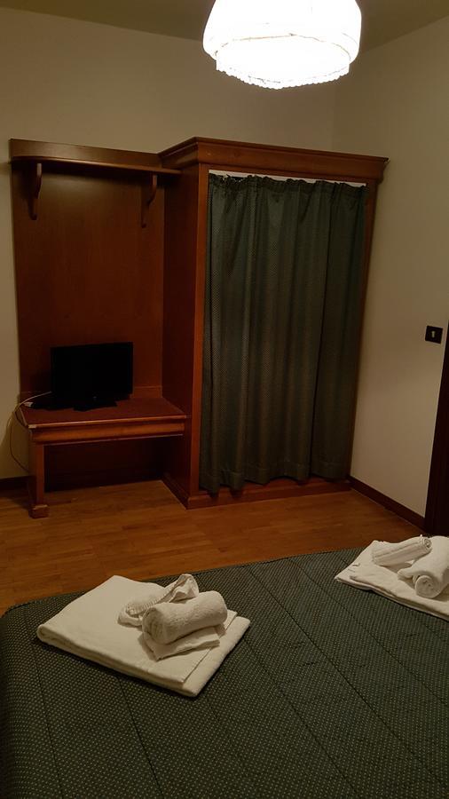 Hotel Castello مونتجوفيت المظهر الخارجي الصورة